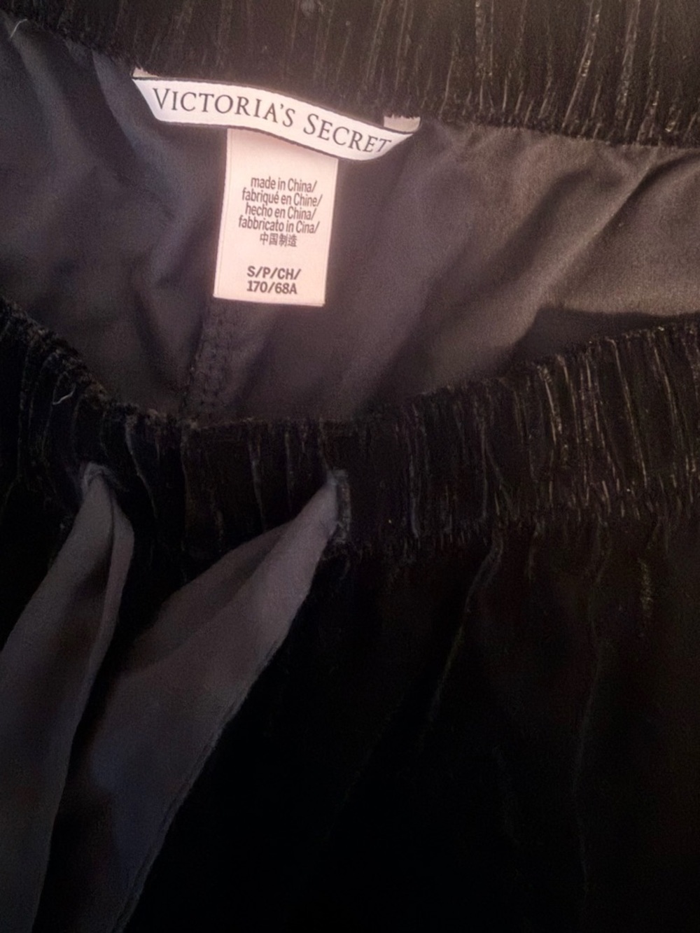 Victoria's Secret Sweet Dreams PJ Top & Scrunchie & Velvet Ruffle Sleep Shorts - Picture 8 of 13
